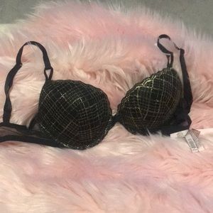 Victoria’s Secret 34D